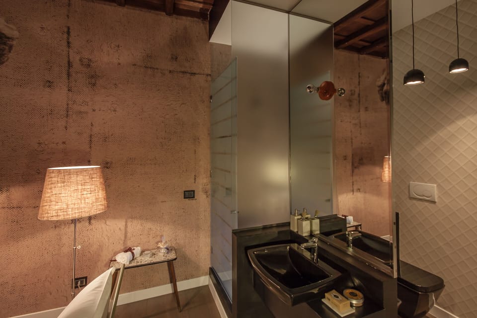 Superior Suite | Bathroom | Free toiletries, hair dryer, bidet, towels