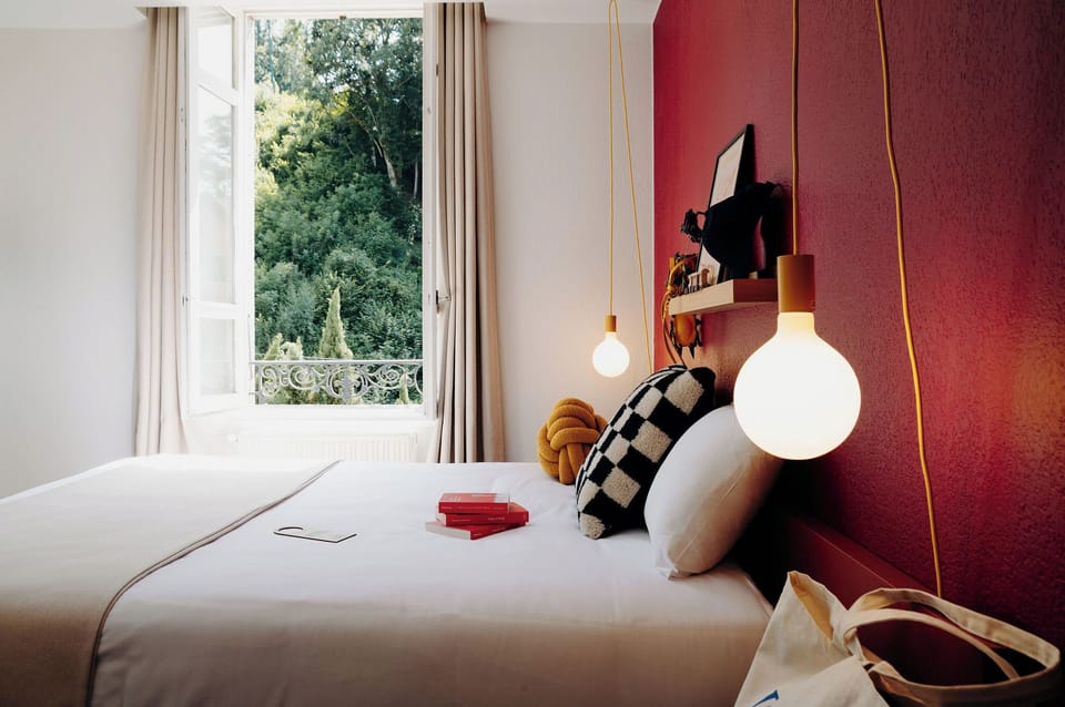 In-room safe, free WiFi, bed sheets