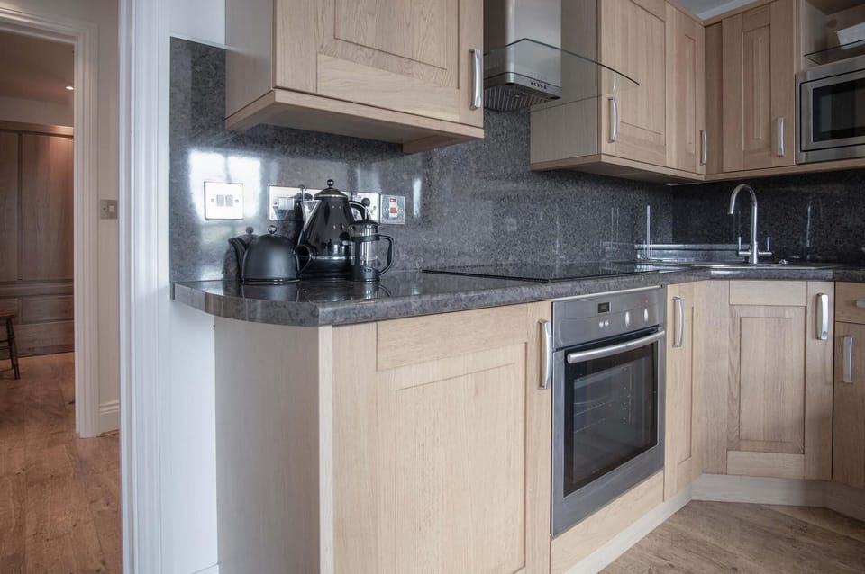 Goscar Court - 1 Bedroom Apartment - Tenby (21639)