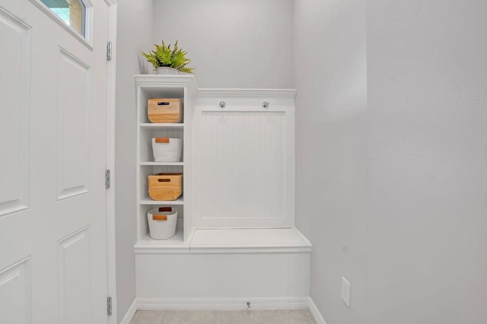 8900 Sydney ave, Windsor at Westside_04.jpg
