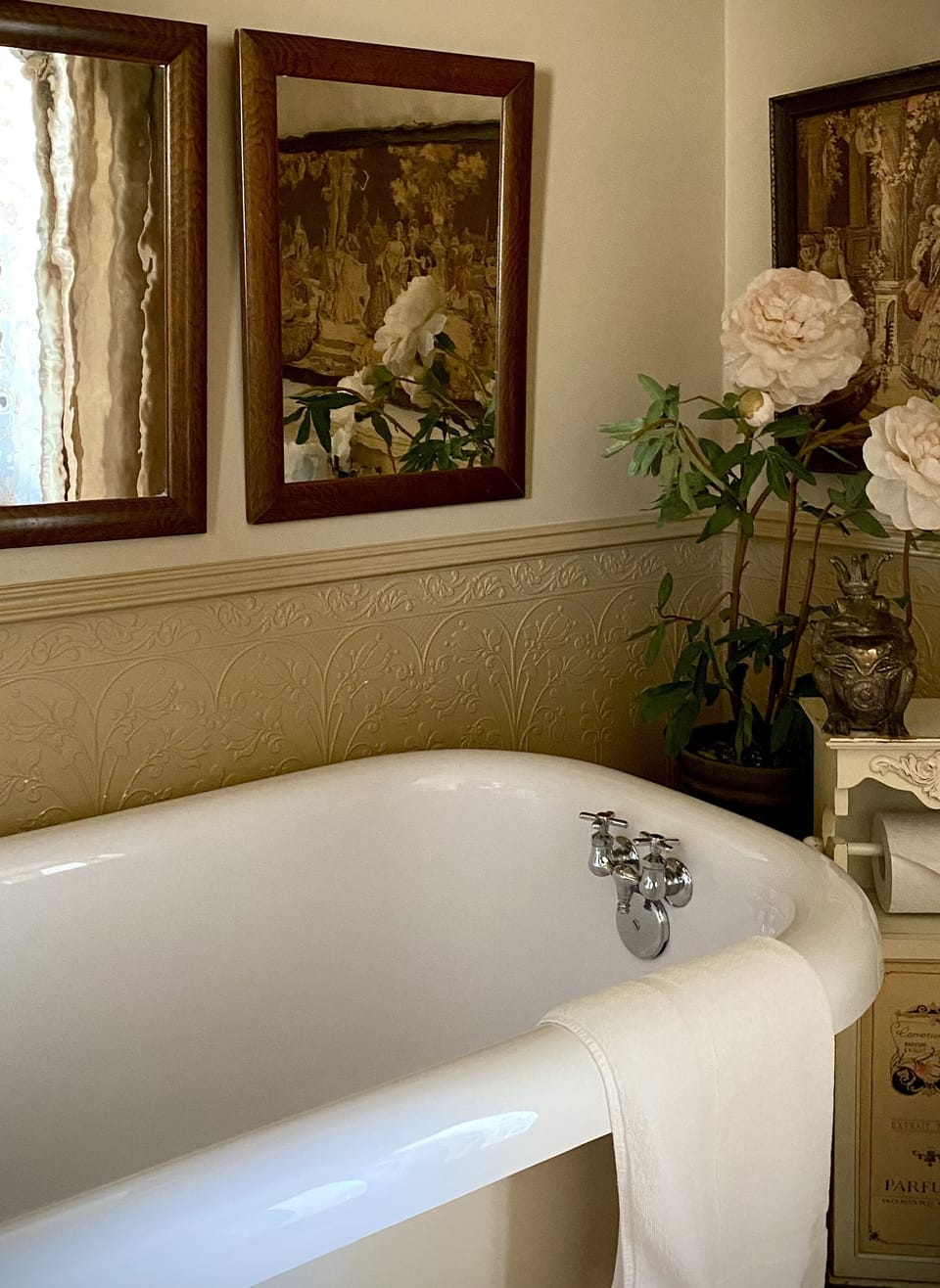 Classic Room, Double bed | Bathroom | Free toiletries, hair dryer, towels