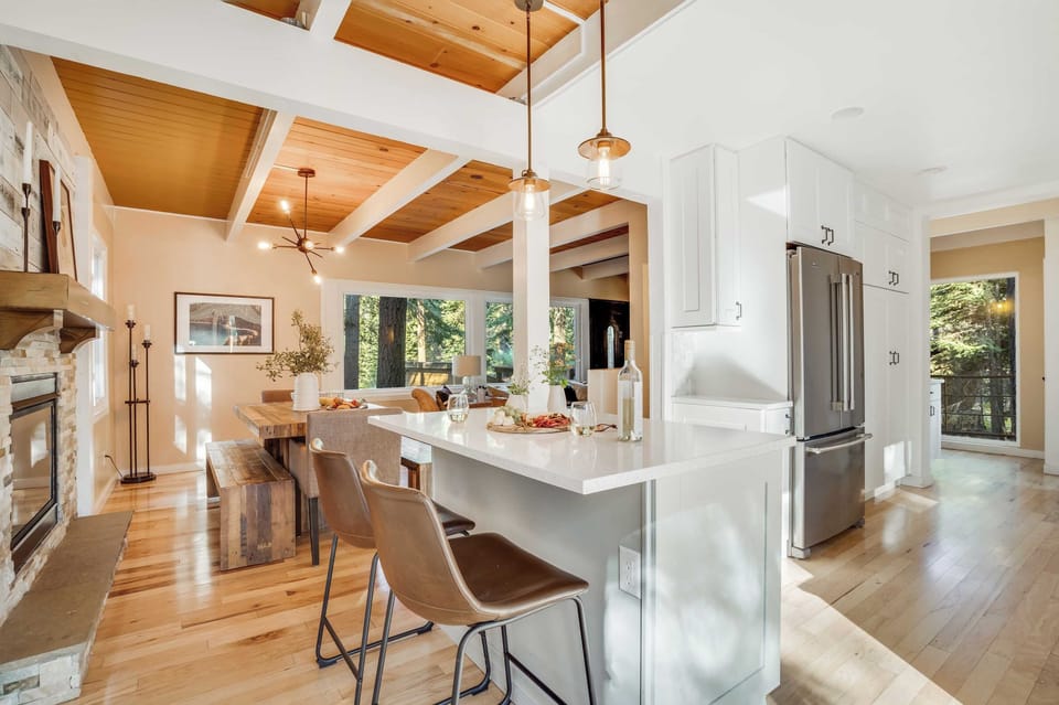 House (5 Bedrooms) | Interior