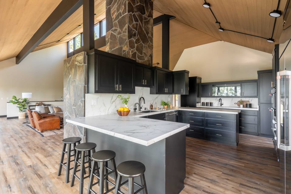 House (5 Bedrooms) | Interior