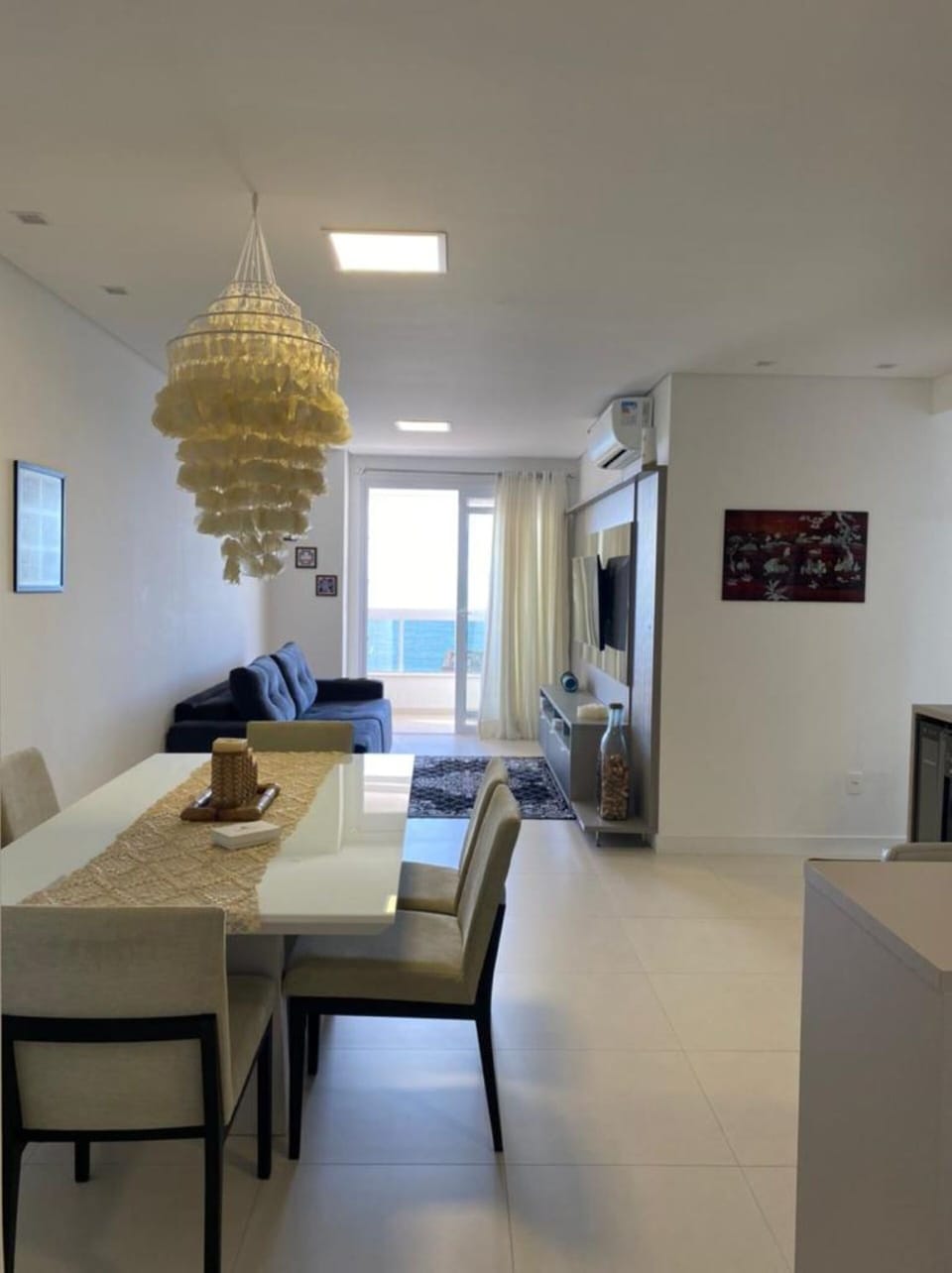 Apto Espelho das aguas Ingleses Floripa | Living area | 42-inch Smart TV with digital channels, TV
