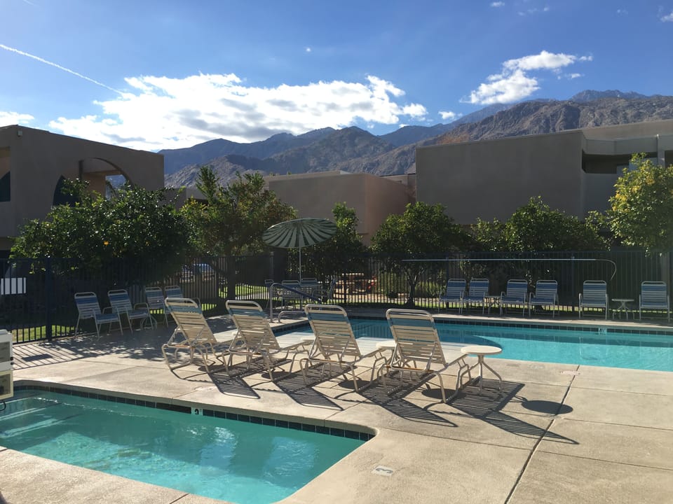 2 outdoor pools