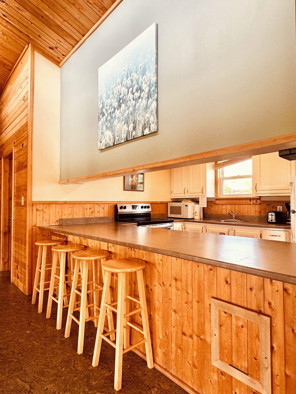 Cottage, 4 Bedrooms | In-room dining