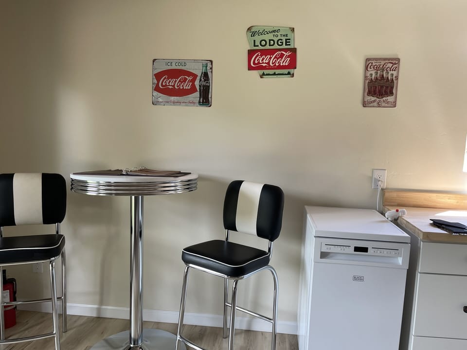 Retro eating area 