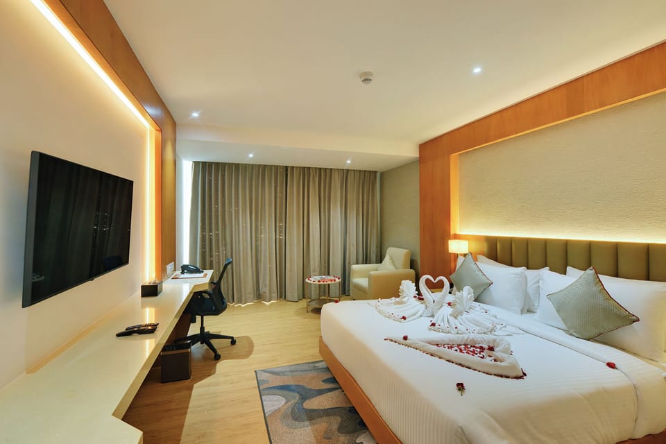 Superior Room | In-room safe, individually furnished, desk, laptop workspace