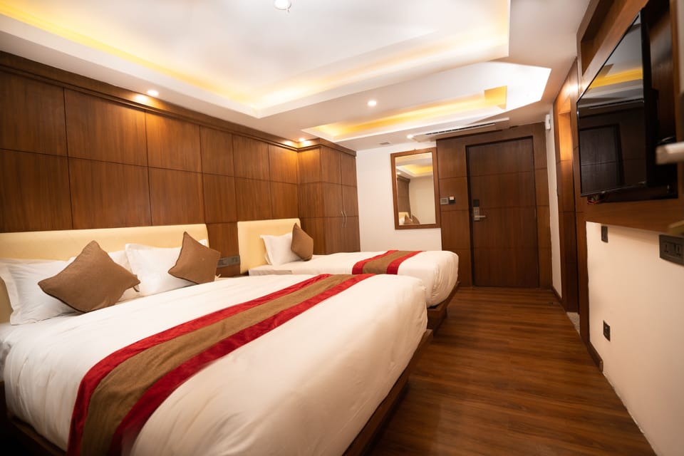 Deluxe Triple Room | Premium bedding, minibar, desk, soundproofing