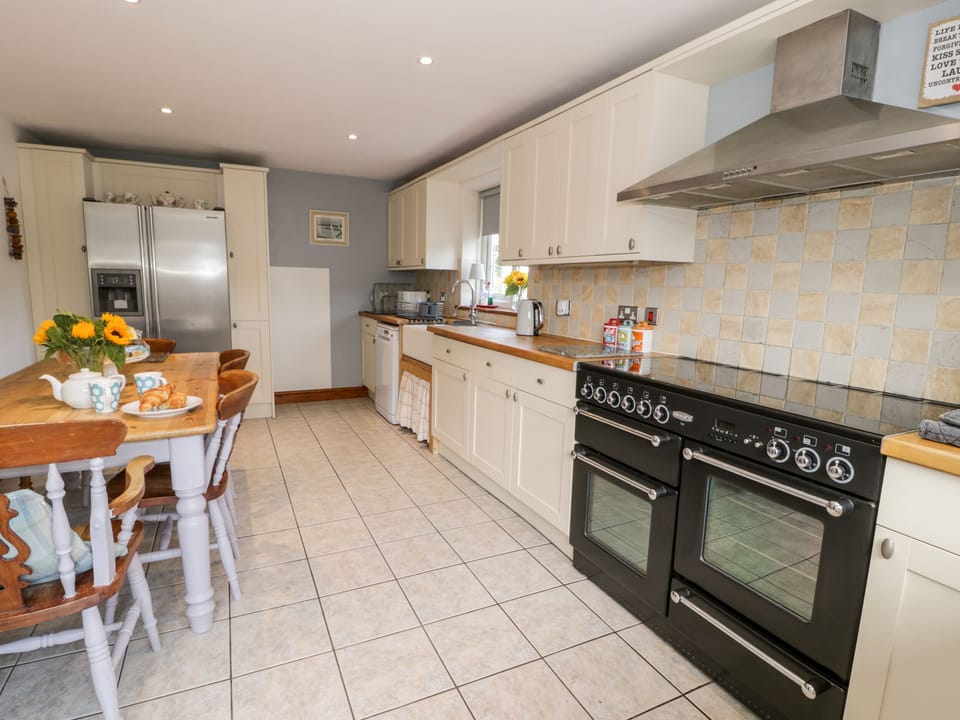Fridge, dishwasher, electric kettle, toaster