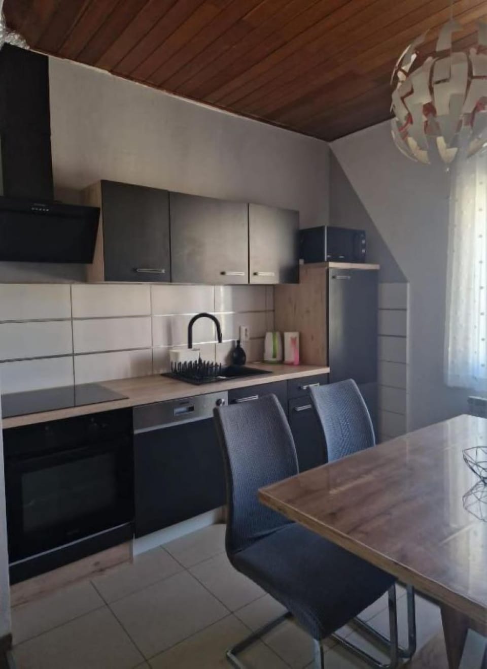 Apartment (A1) | Private kitchen | Fridge, microwave, oven, stovetop