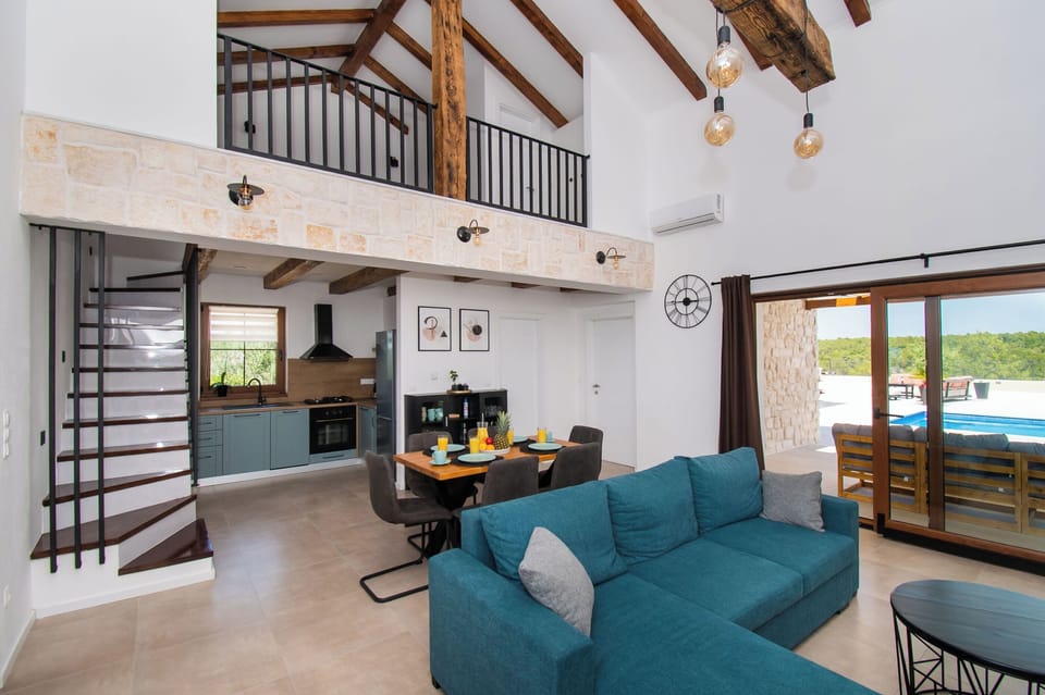 Villa | Living room | Fireplace