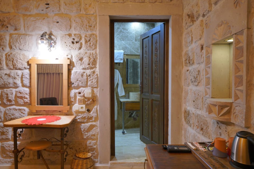 Superior Stone Room 9 | Individually decorated, individually furnished, soundproofing, free WiFi