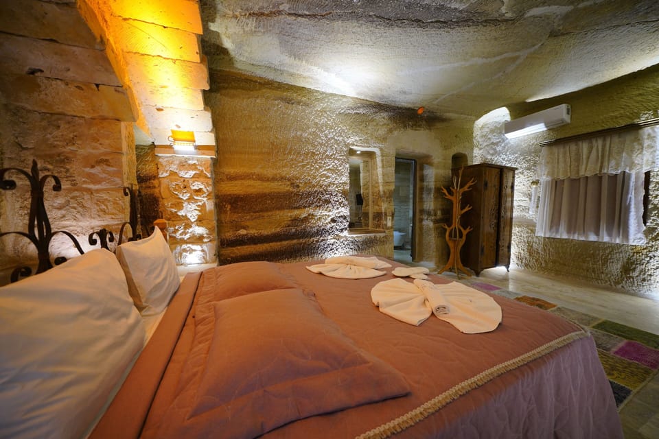 Superior Cave Room | Individually decorated, individually furnished, soundproofing, free WiFi