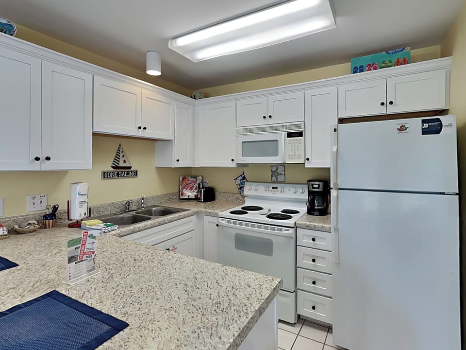 Kitchen with Breakfast Bar