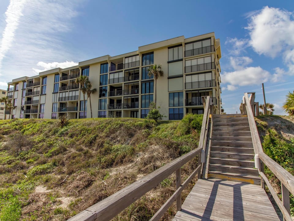 Condo (3 Bedrooms) | Property amenity