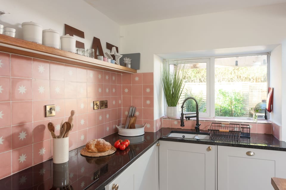 Maris Cottage, St Agnes. Ground floor: With views out to the garden area