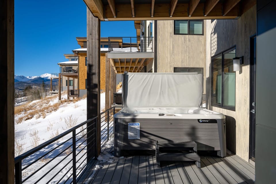 Seating for 10 in the private hot tub