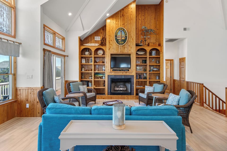 WH242: Starboard Home | Top Level Living Area - Fireplace Not Available For Guest Use