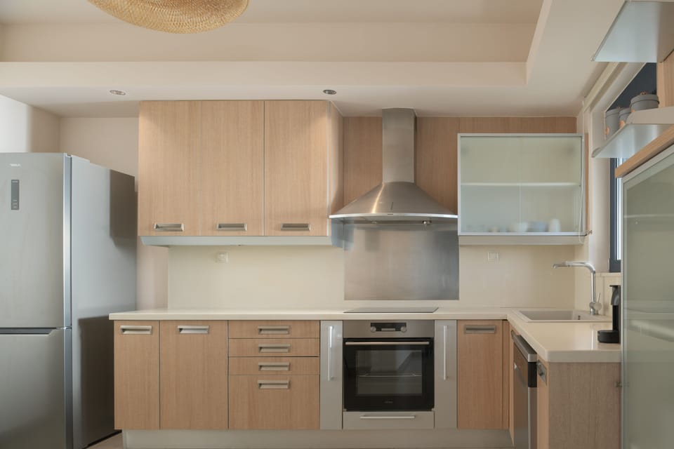 A fully equipped kitchen awaits to inspire you for culinary wonders. 