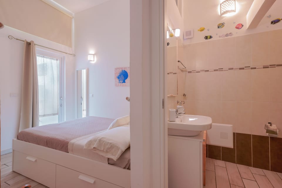 Standard Room | Premium bedding, down comforters, pillowtop beds, desk