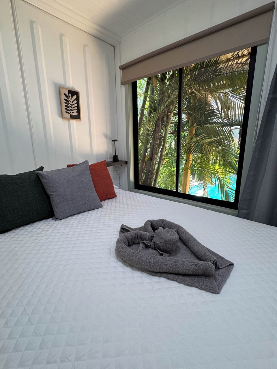 Design Studio Suite | Premium bedding, down comforters, pillowtop beds, in-room safe