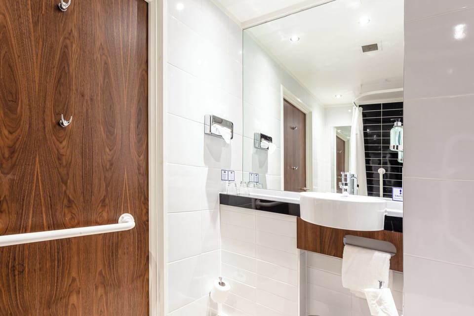 Holiday Inn Express Edinburgh Airport by IHG Hotel in Scotland