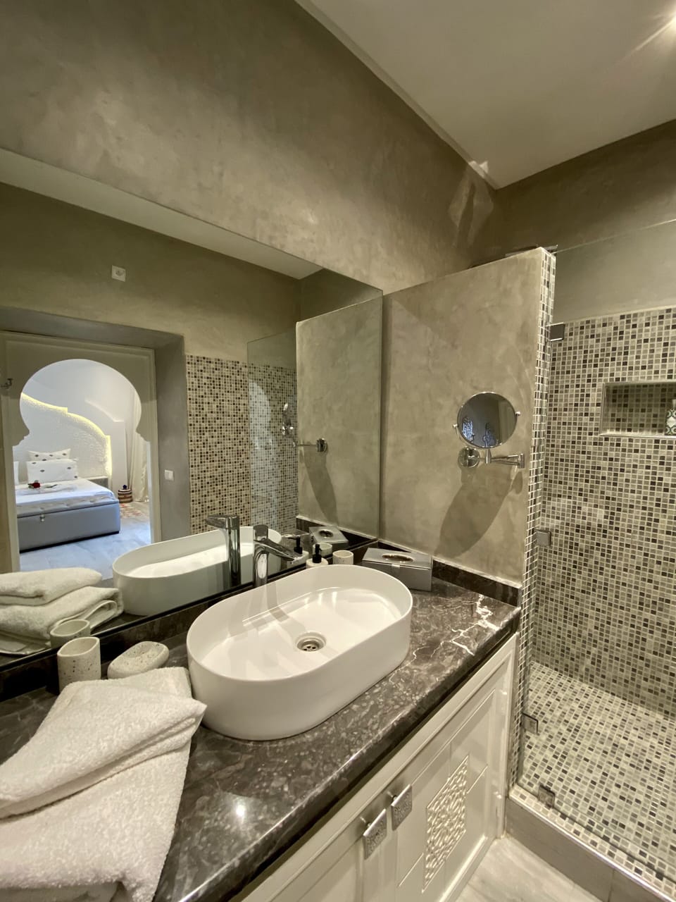 Nolita Junior Suite | Bathroom | Shower, free toiletries, hair dryer, towels