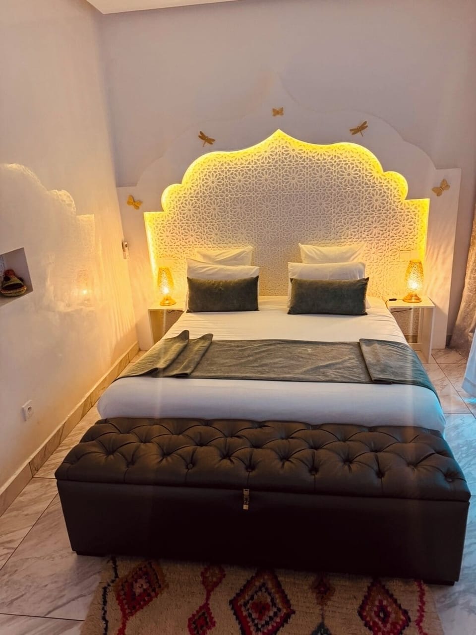 Delilah Junior Suite | Premium bedding, in-room safe, free WiFi, bed sheets