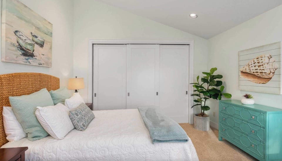 House (4 Bedrooms) | 4 bedrooms, iron/ironing board, bed sheets