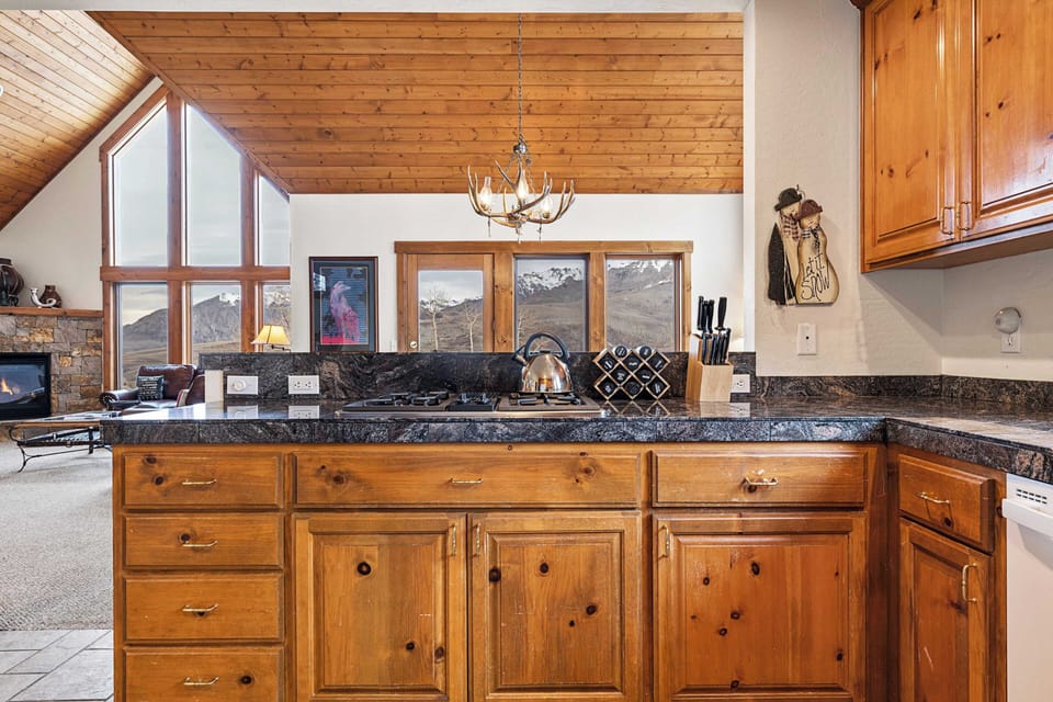 House (4 Bedrooms) | Interior