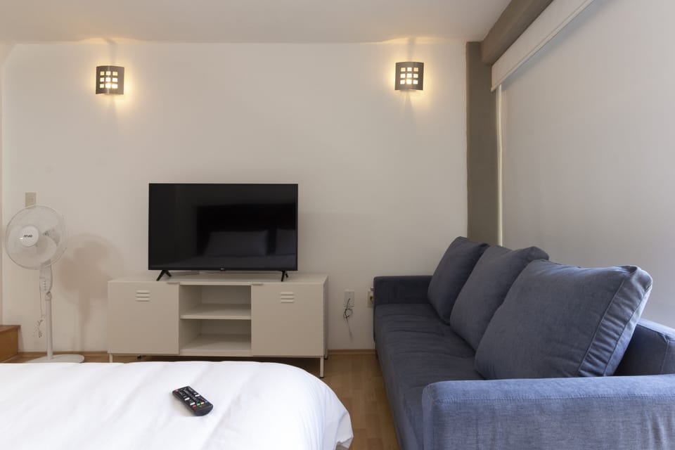1 bedroom, down comforters, iron/ironing board, free WiFi