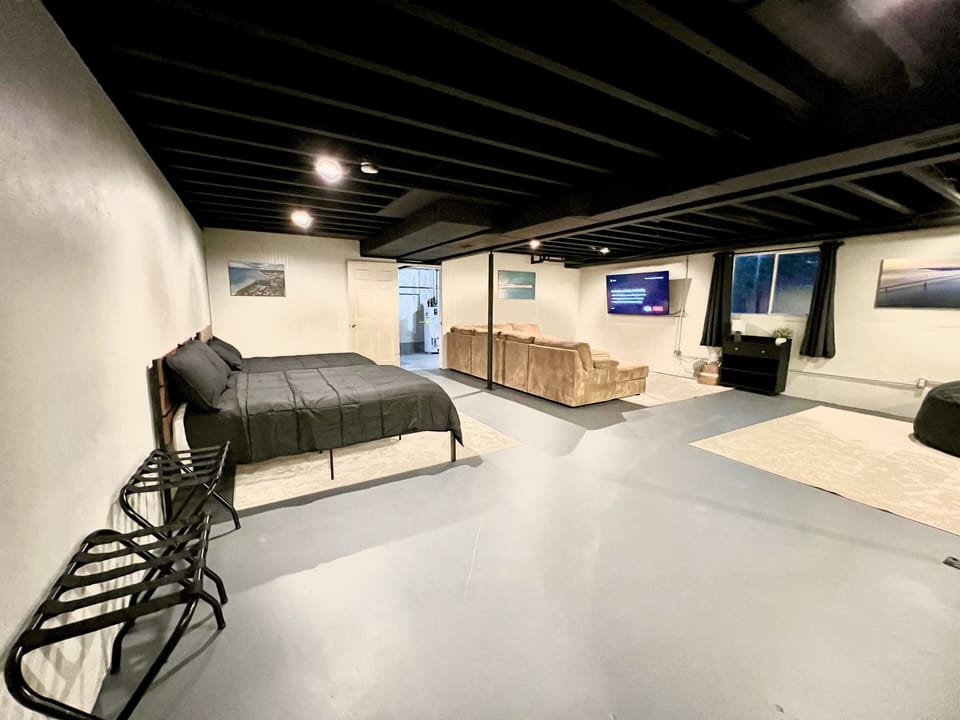 Basement / 2 Full Size Beds / sectional sofa 