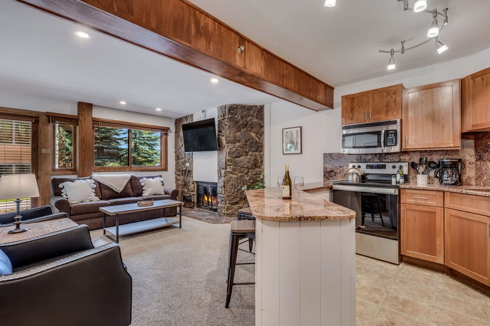 Full kitchen