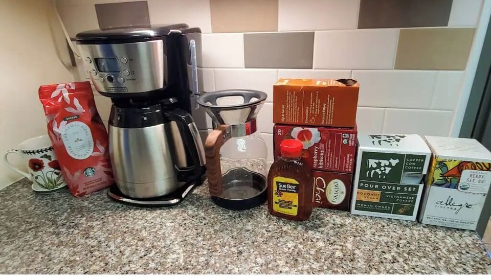 Coffee and tea station 