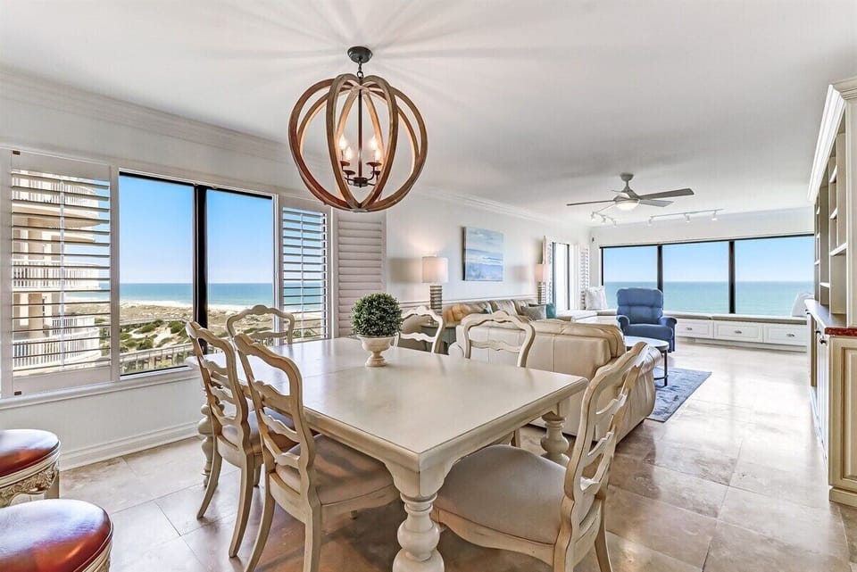 Seating for Six at Dining Table