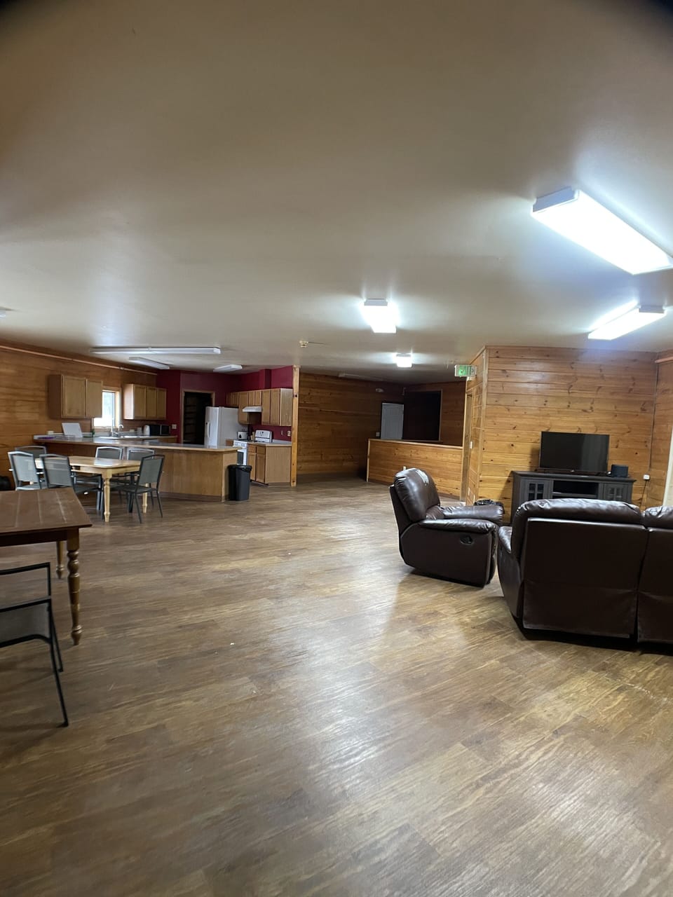 Traditional Room | Living area | Flat-screen TV