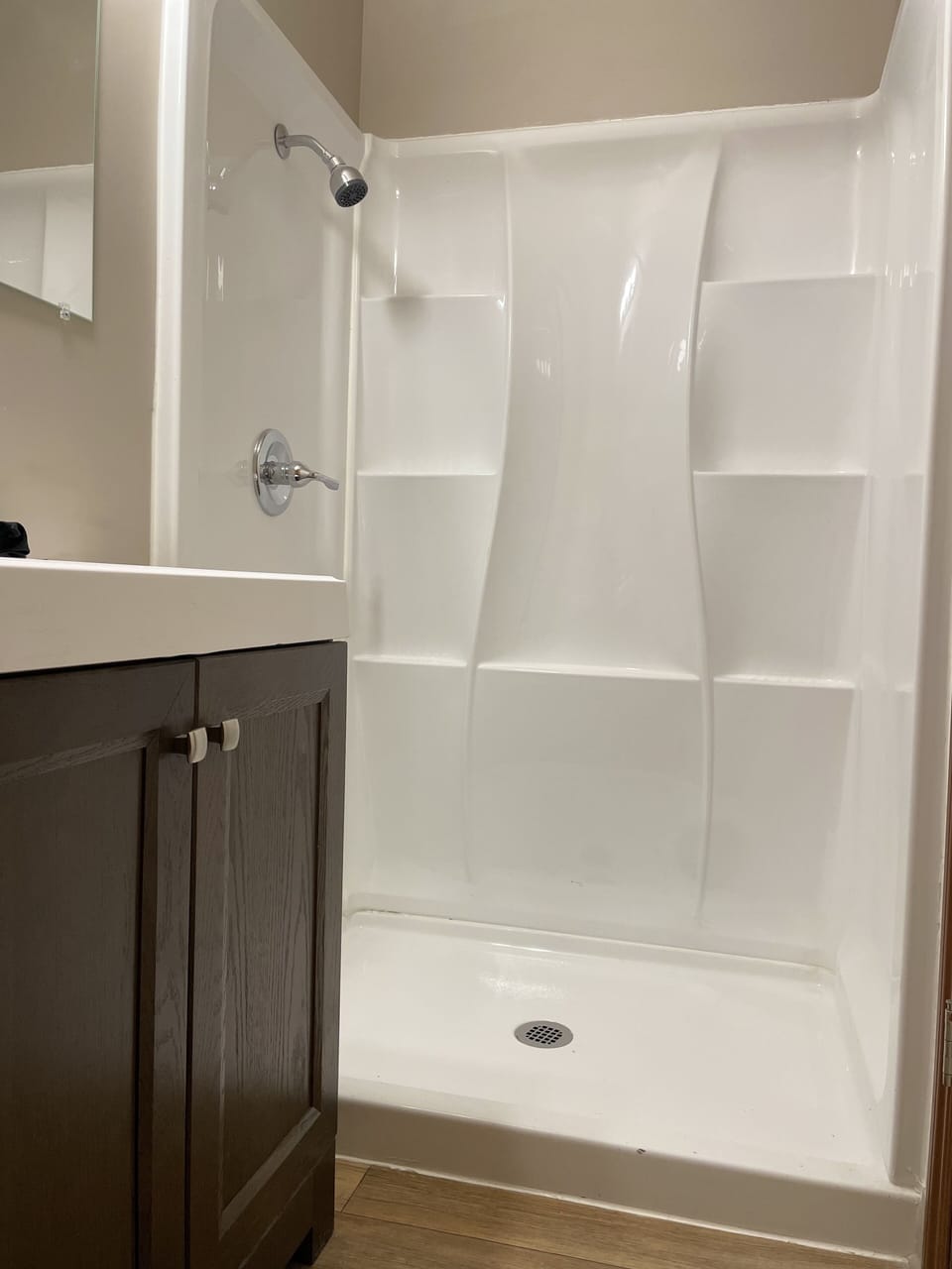 Traditional Room | Bathroom | Shower, rainfall showerhead, towels