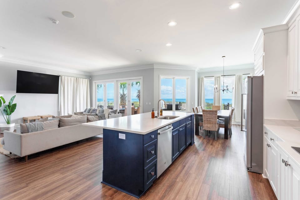 House (6 Bedrooms) | Interior