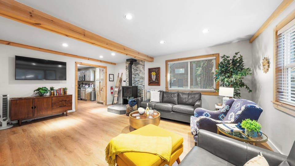 House (3 Bedrooms) | Front of property