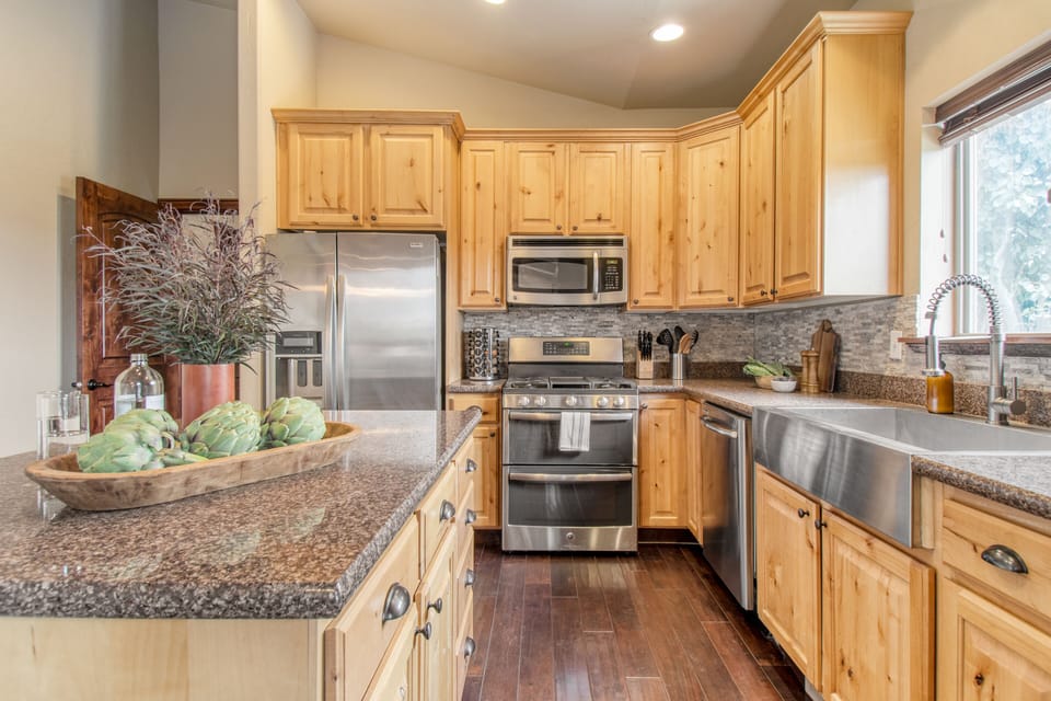 Kitchen features a gas stovetop.