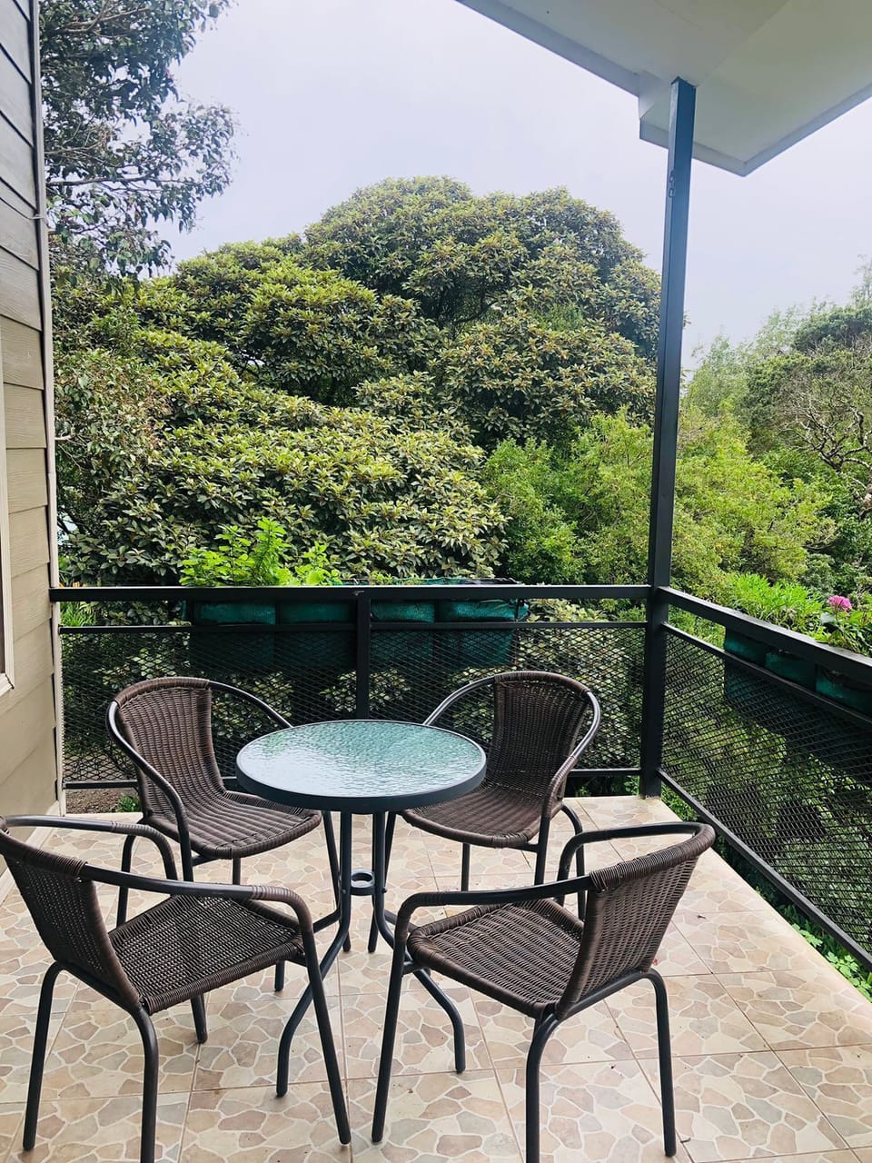 Private Balcony - seats 4