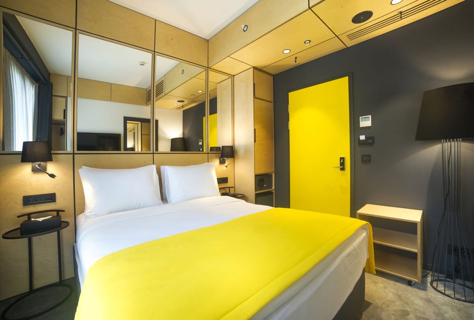 Egyptian cotton sheets, premium bedding, minibar, in-room safe