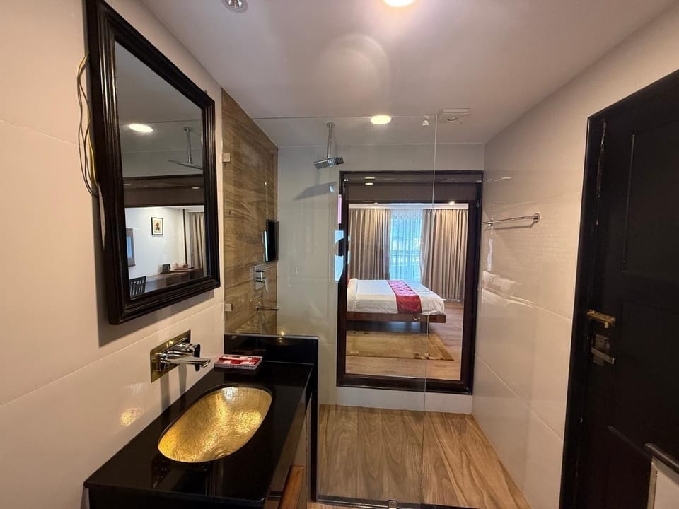 Down comforters, free minibar, in-room safe, desk