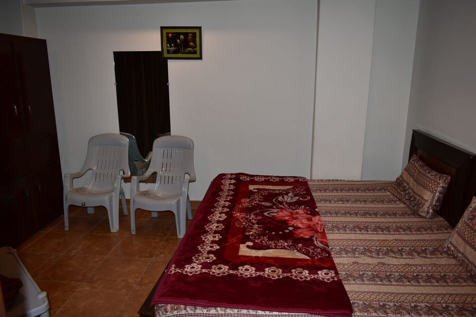Double Room | Laptop workspace, WiFi (free)