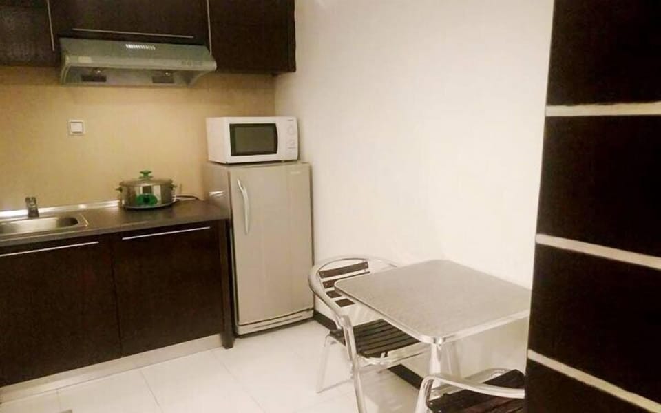 Executive Suite, Kitchenette | Private kitchenette