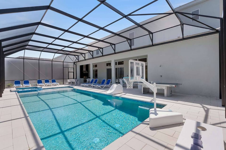 Private Pool & Patio