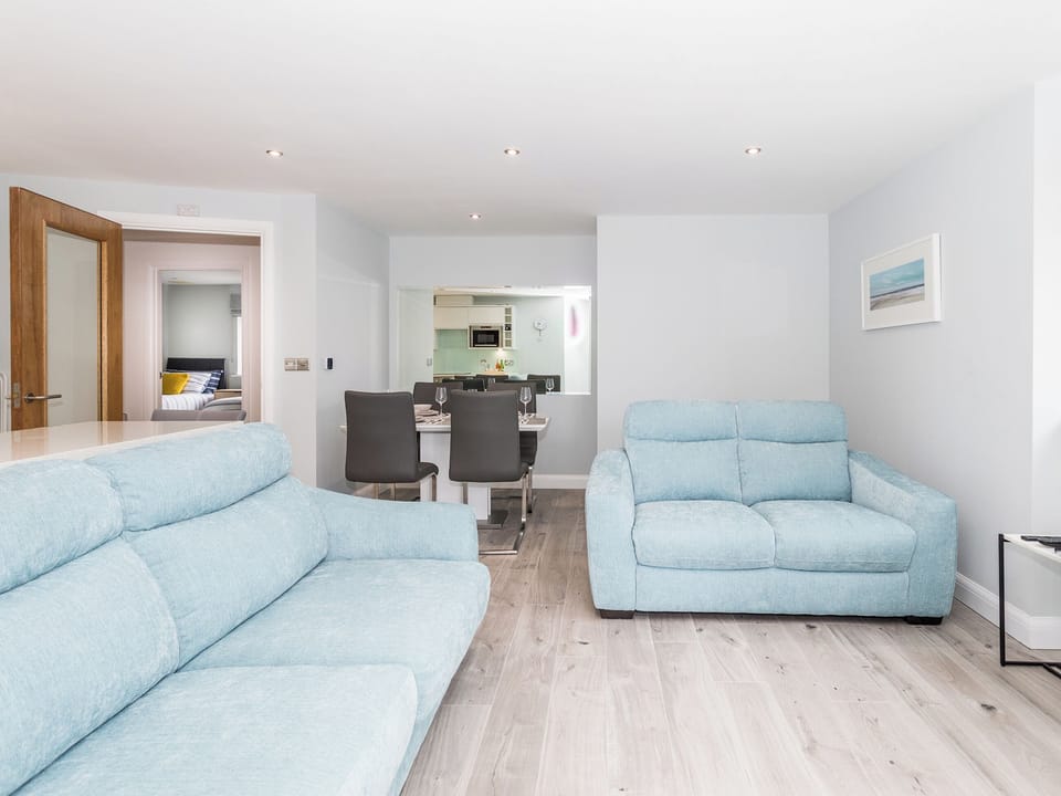 Living room/dining room | Apartment 19, Newquay