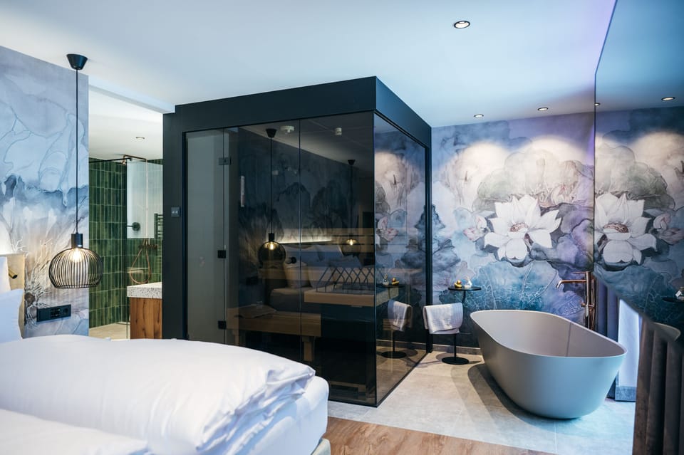 Luxury Suite, Sauna | Bathroom | Bathrobes, towels