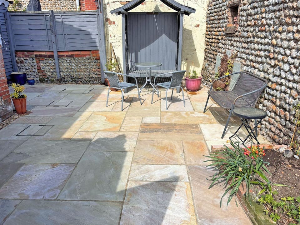 Outdoor area back courtyard garden | Little Garth, Bacton, Norwich